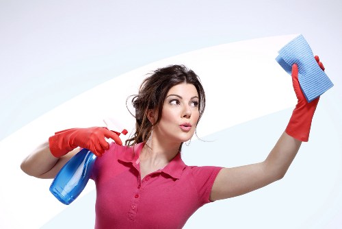 Local carpet cleaning service in Barnes restoring carpet brightness